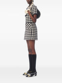 Мини-сумка-хобо Valentino Garavani Rockstud из зернистой телячьей кожи